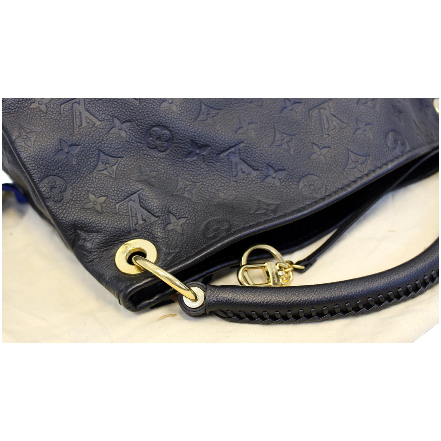 Louis Vuitton Noir Empreinte Artsy MM CA3105 – Designer Exchange Ltd