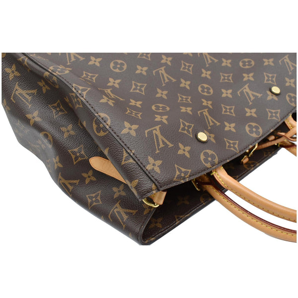 Louis Vuitton Montaigne GM Shoulder Bag - close preview