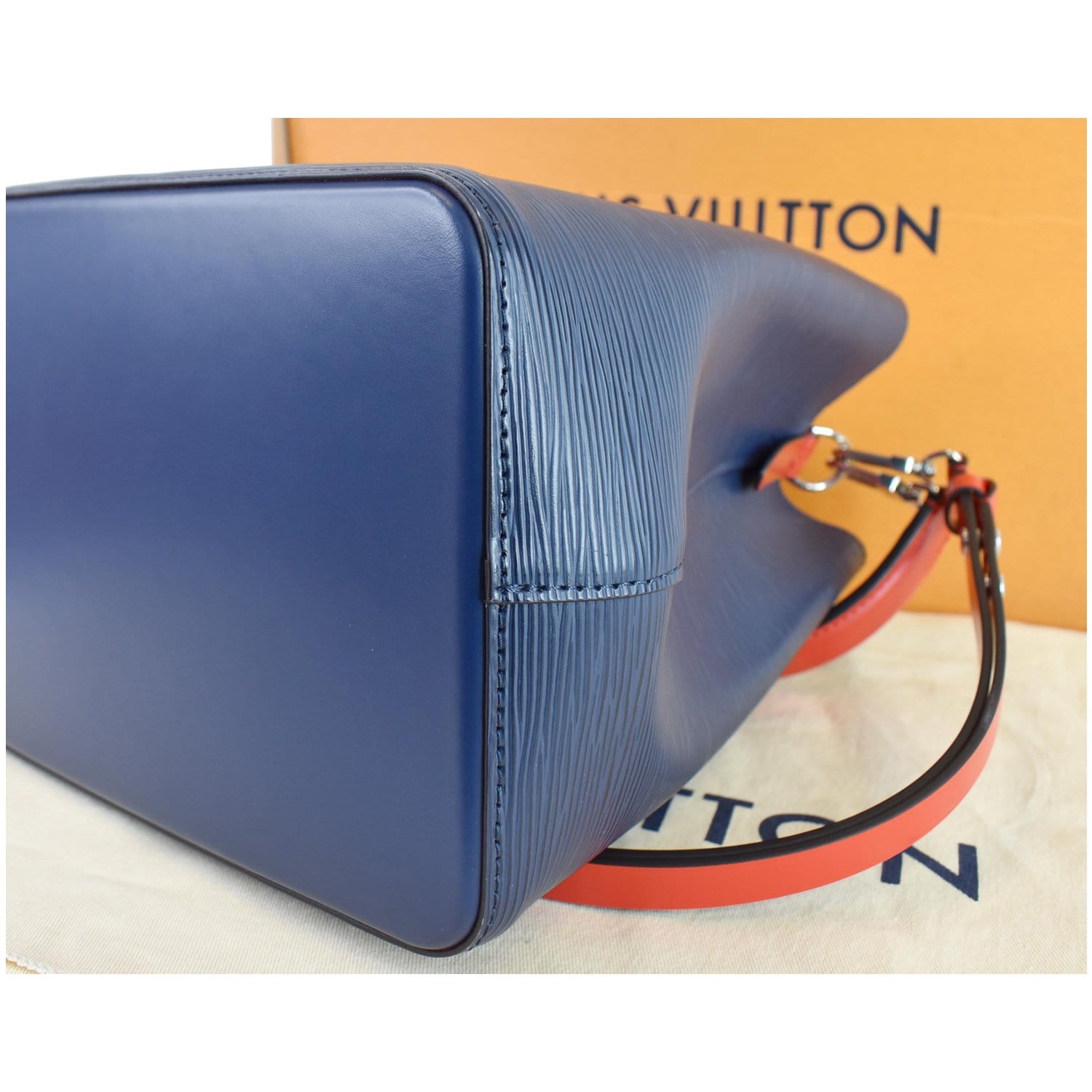Louis Vuitton LV NeoNoe BB Epi leather Blue ref.277453 - Joli Closet