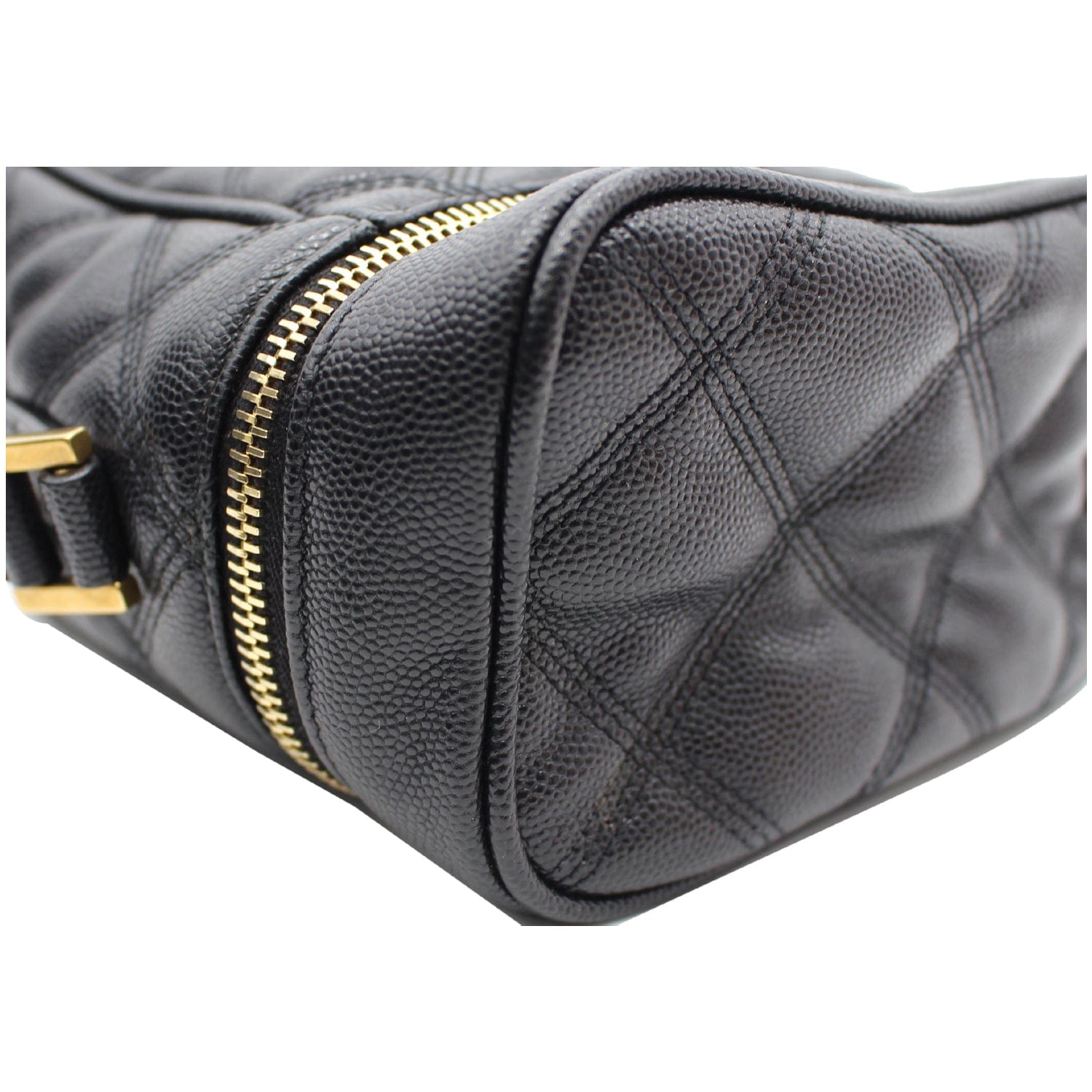 Yves Saint Laurent (YSL) Quilted Shoulder Bag %100 Real Leather. Size:  23x15 cm. We will send with dust bag and box.