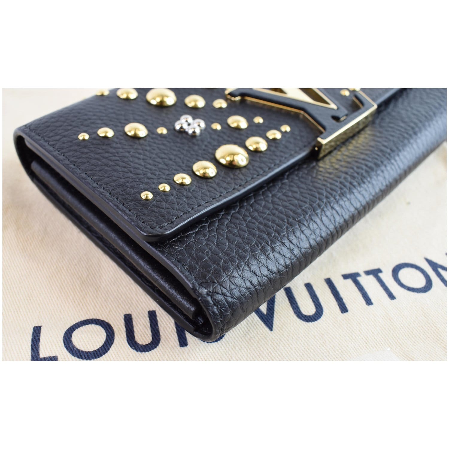 Louis Vuitton Women's Capucines Sunny Leather Wallet