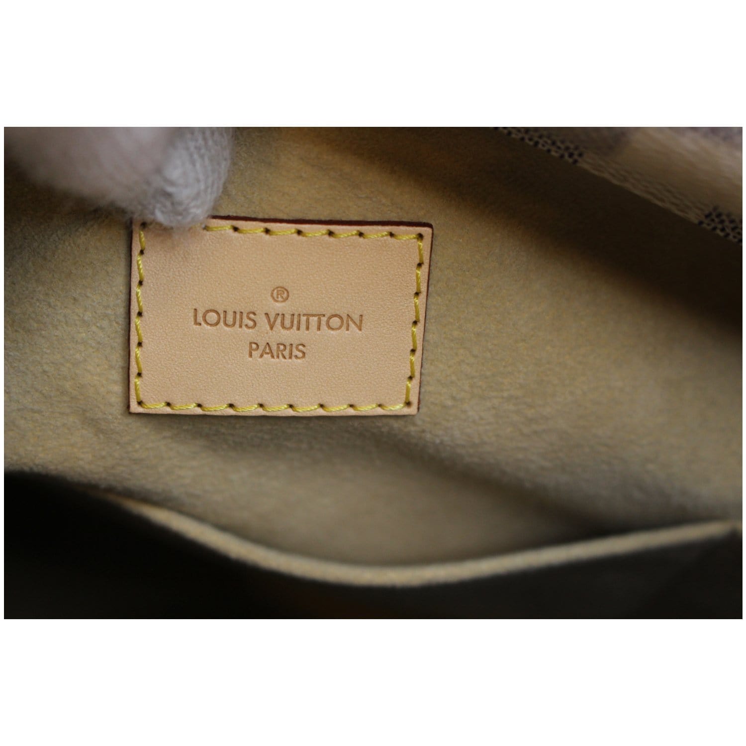Louis Vuitton Artsy Handbag Damier MM White 2249131