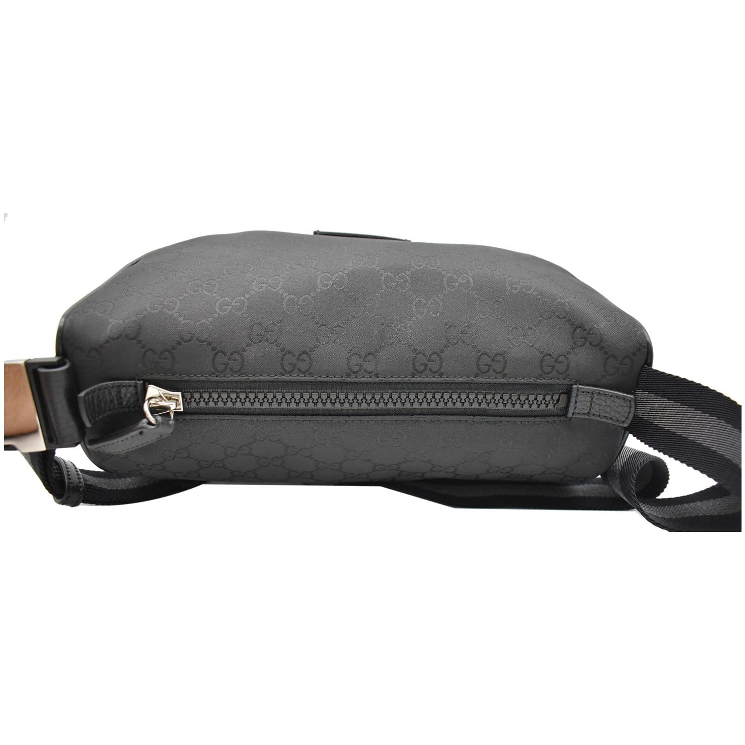 GG Supreme Belt Bag in Black - Gucci