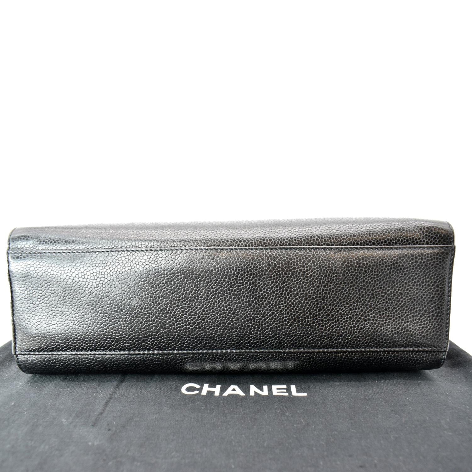 Vintage Chanel CC Seltene Vintage Umhängetasche aus Leder in Kaviar