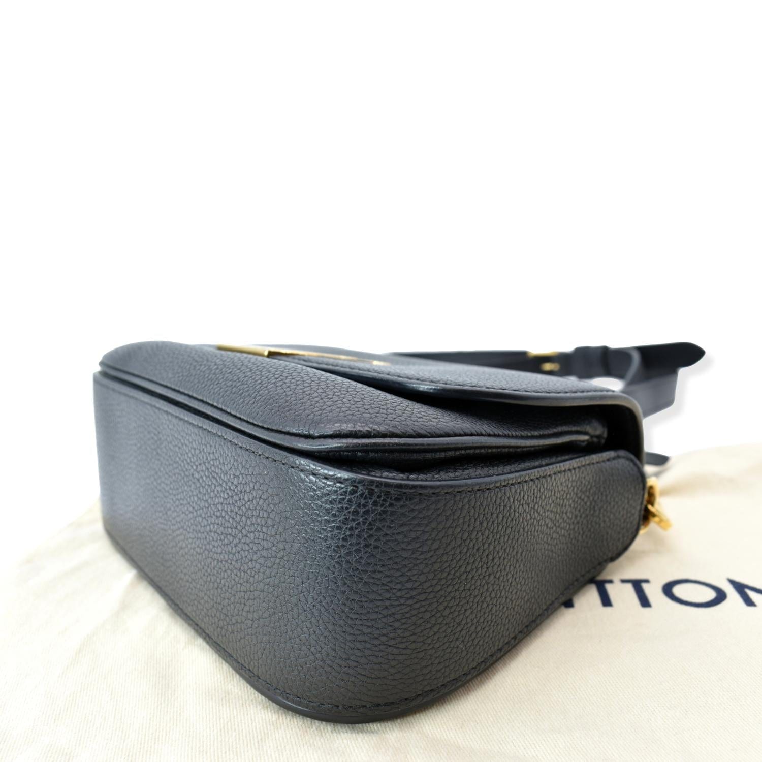 Louis Vuitton Black Neo Vivienne NM Crossbody Bag – The Closet