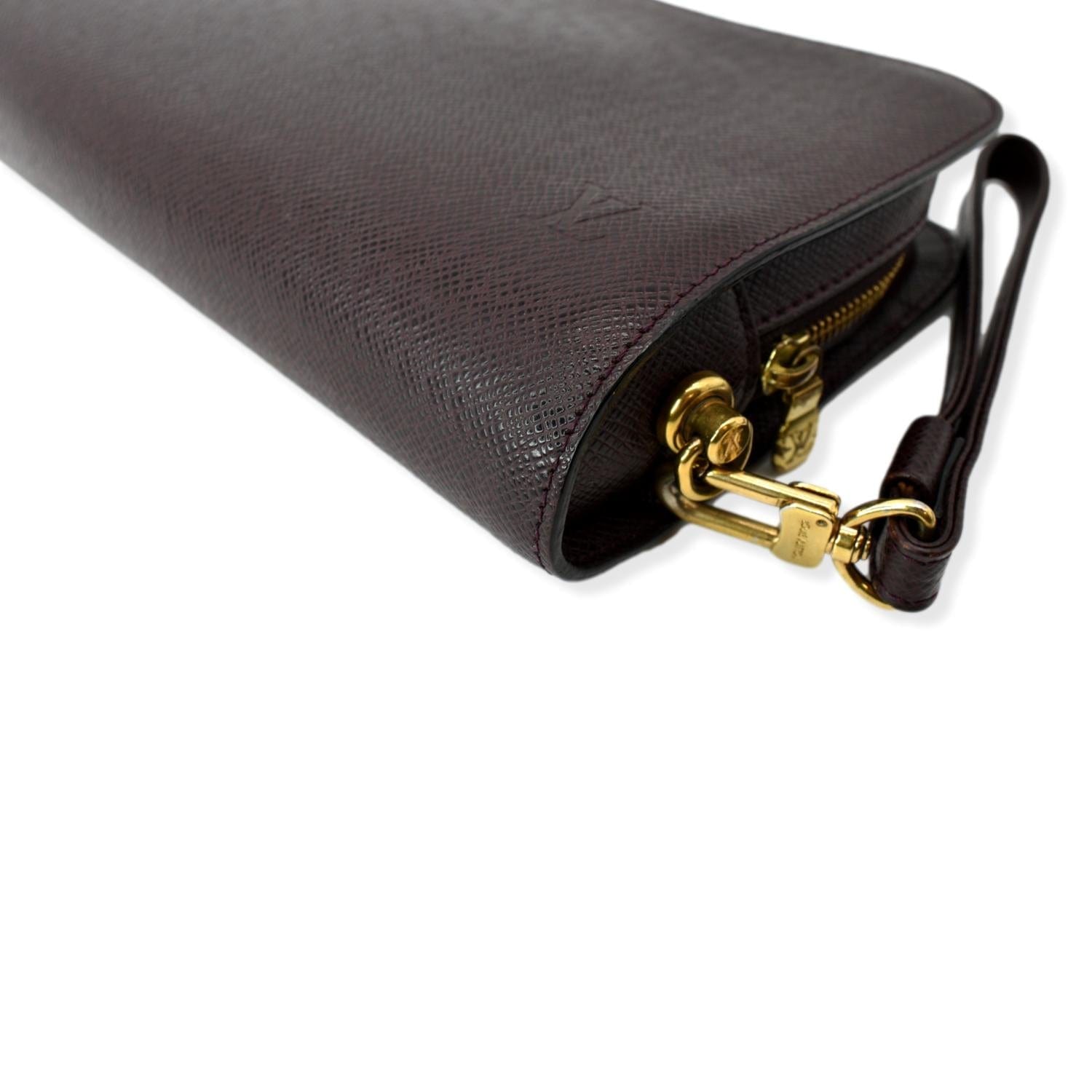 Louis Vuitton Taiga Baikal Clutch Bag Epicea VI0977 – LuxuryPromise