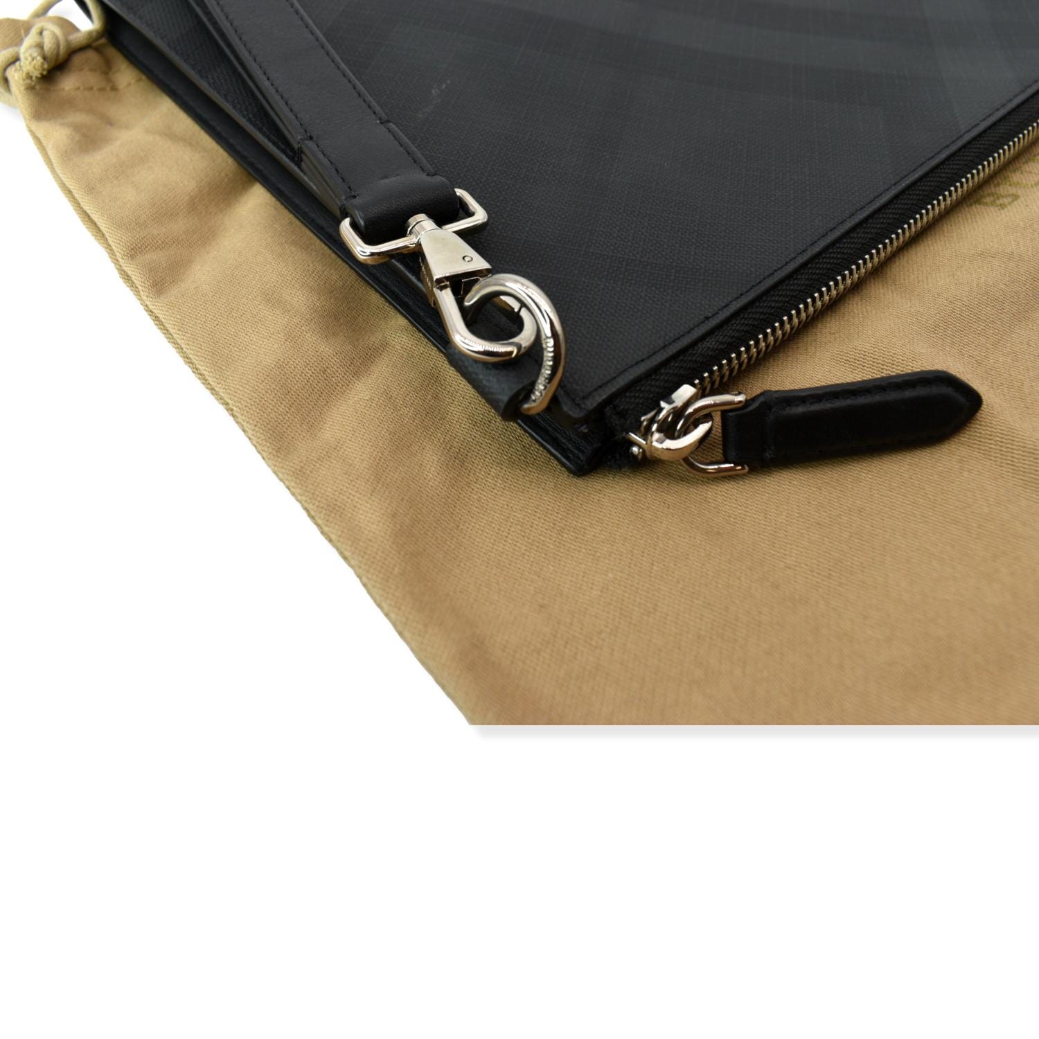 Burberry Leather Zipped Envelope With Tartan Pattern in Black for