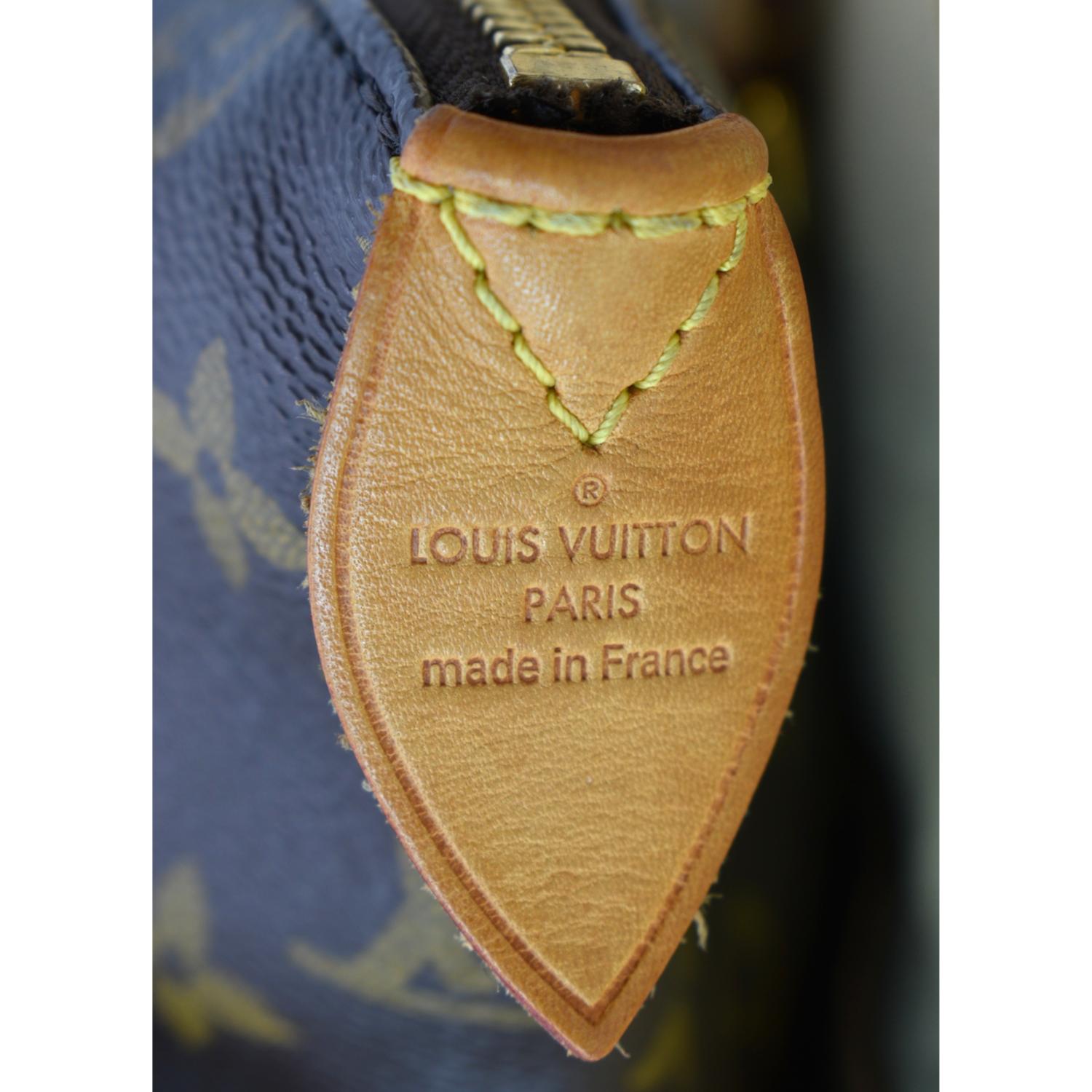 Sold at Auction: Louis Vuitton, NEW LOUIS VUITTON TOTALLY MM MONOGRAM  CANVAS SHOULDER HANDBAG
