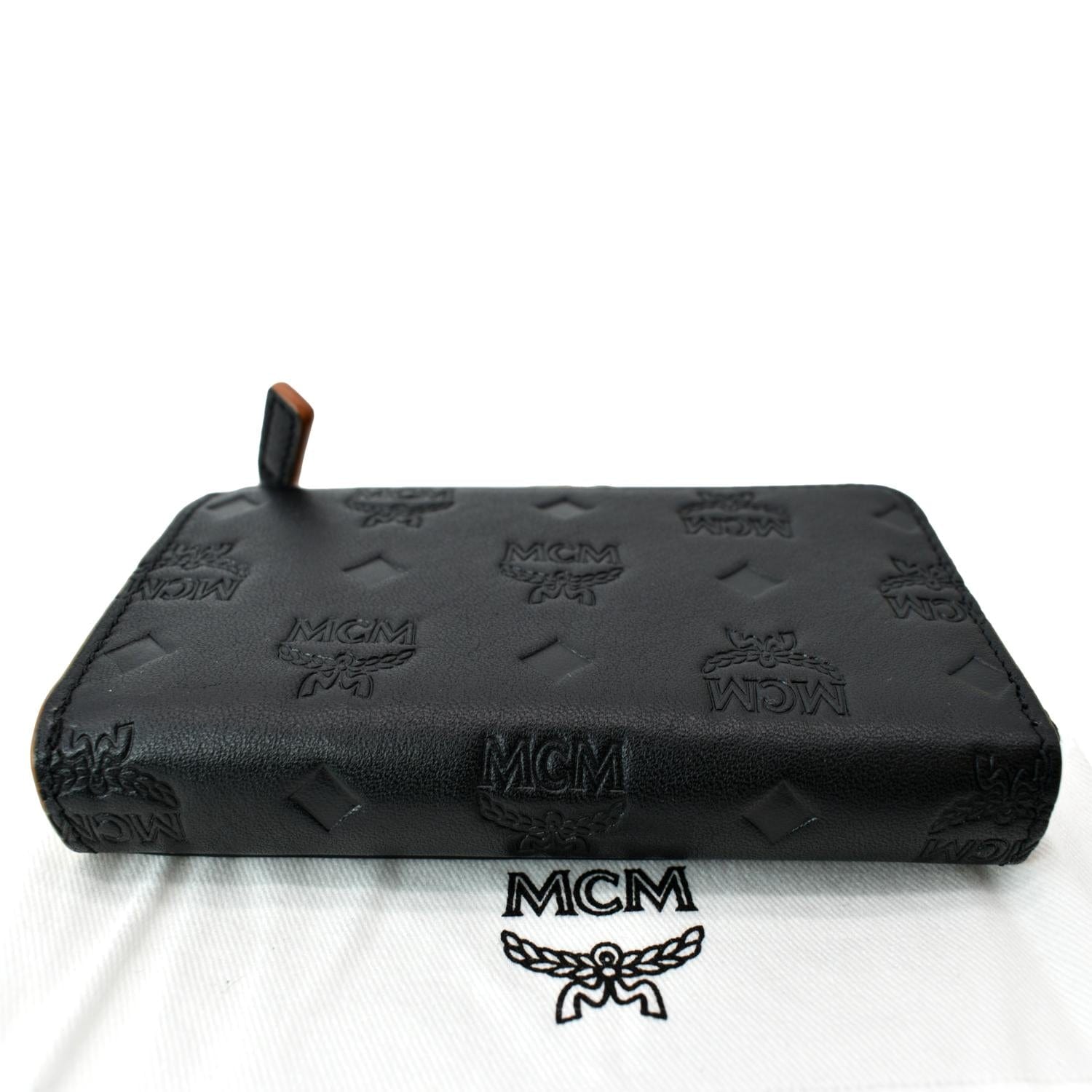 Mcm Aren Maxi Monogram Wallet - Black