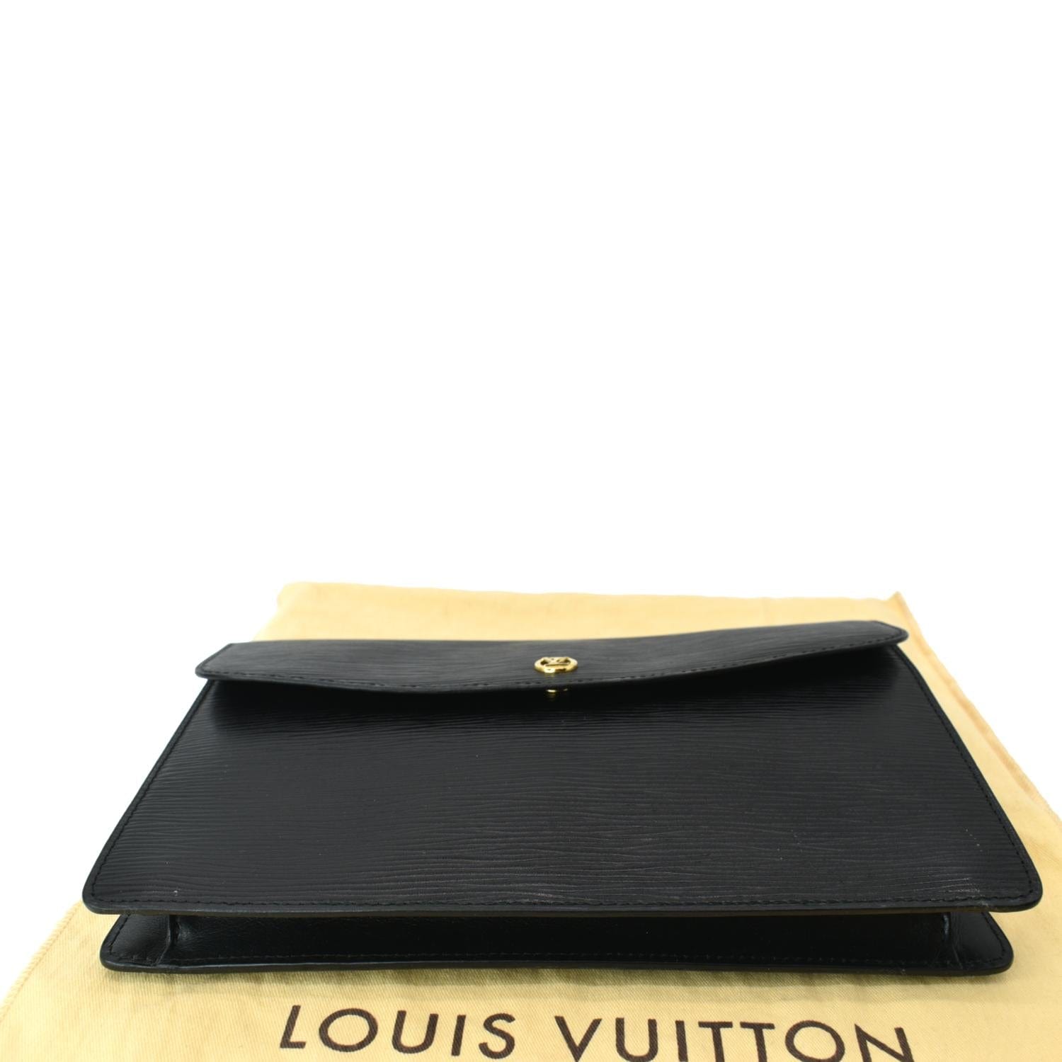 Clutch Thames Epi của ông lớn Louis Vuitton
