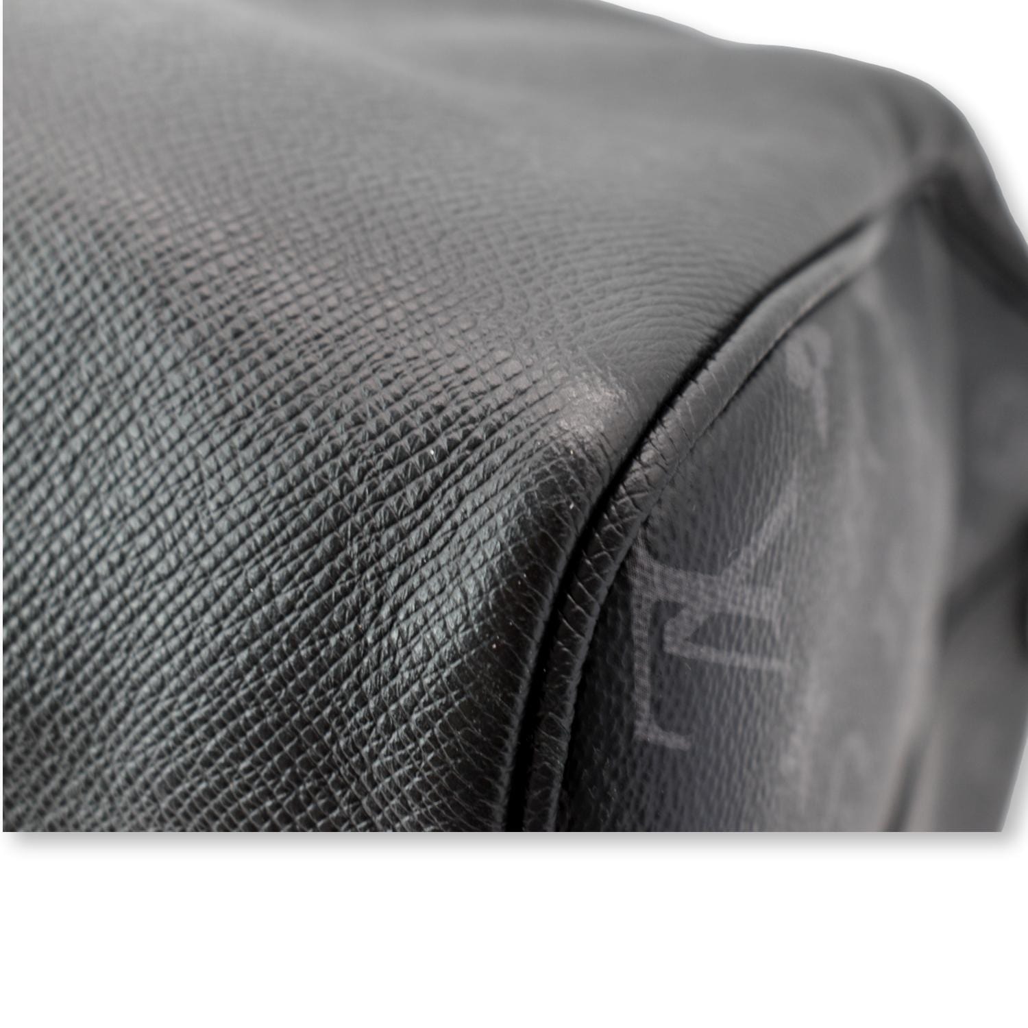 Louis Vuitton Monogram Taiga Keepall Bandouliere 50 (SHG-nJzo9p) – LuxeDH