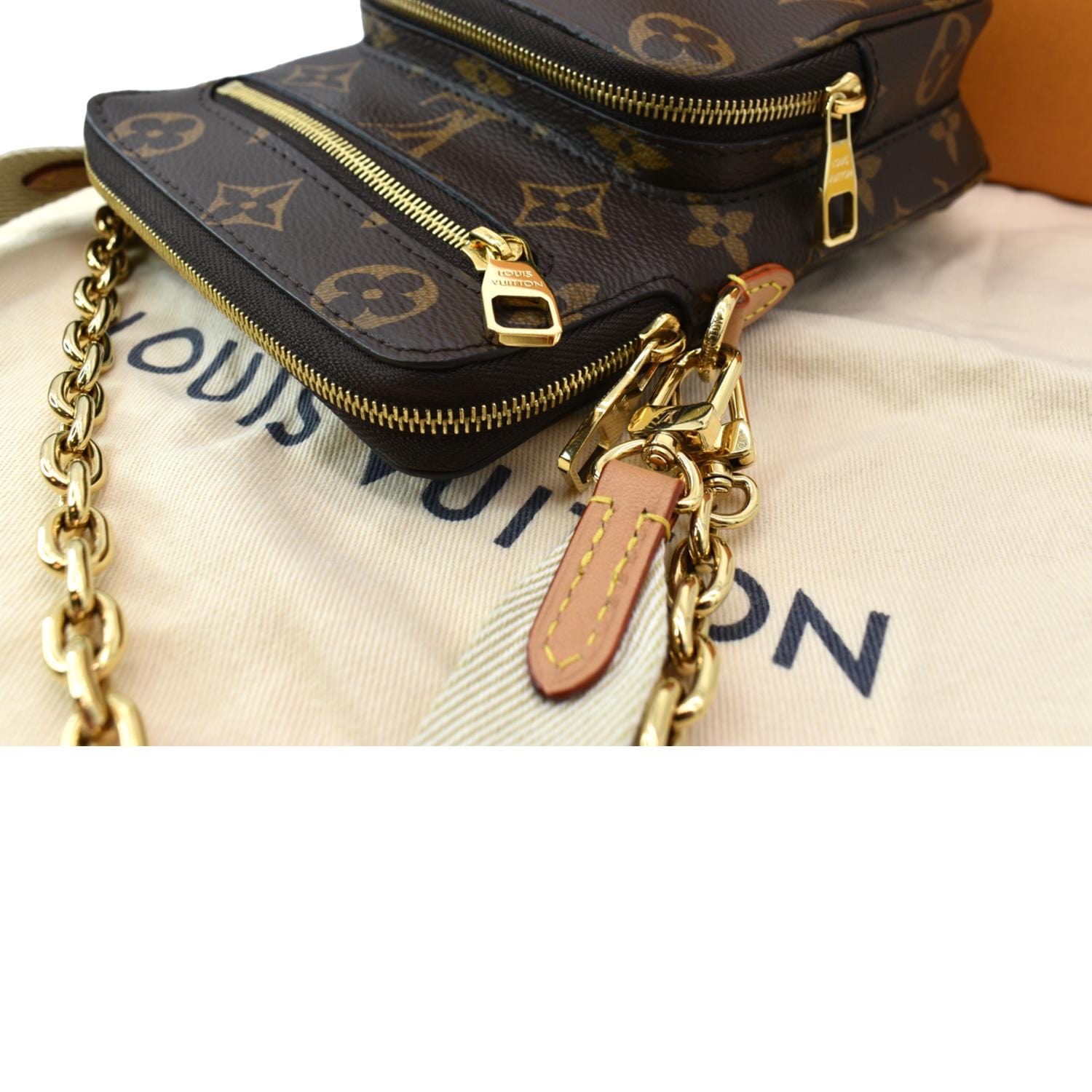 Louis Vuitton Phone Pouch (from WZ) + fit pic 💞 : r/CoutureReps