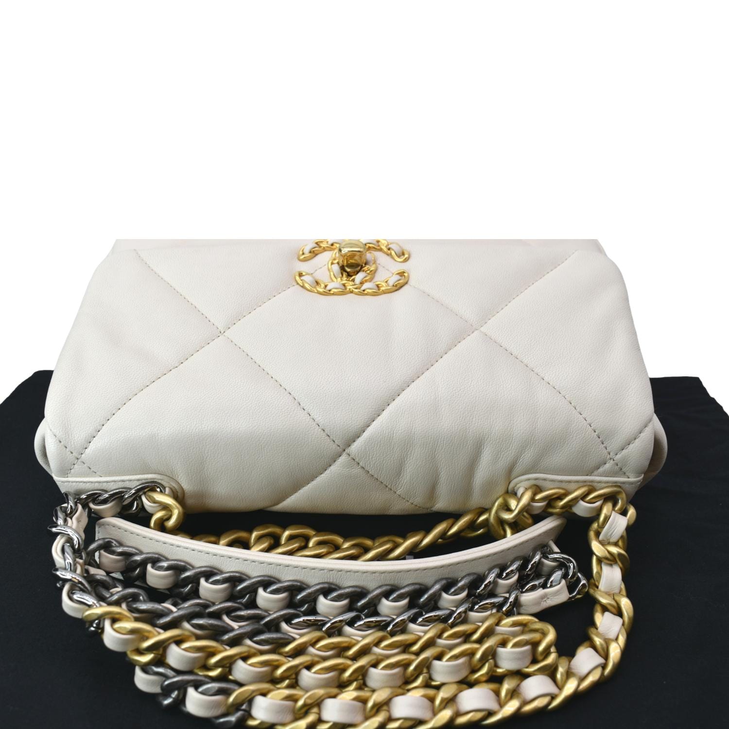 Chanel Seasonal Single Flap Bag Medium Lambskin Leather – l'Étoile de Saint  Honoré