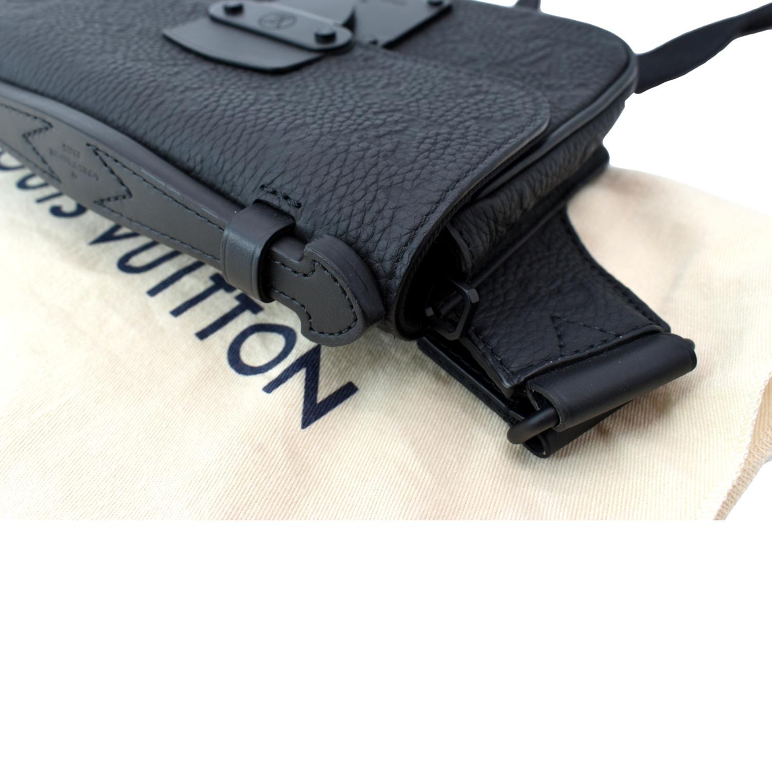 Louis Vuitton - S Lock Messenger Bag - Leather - Black - Men - Luxury