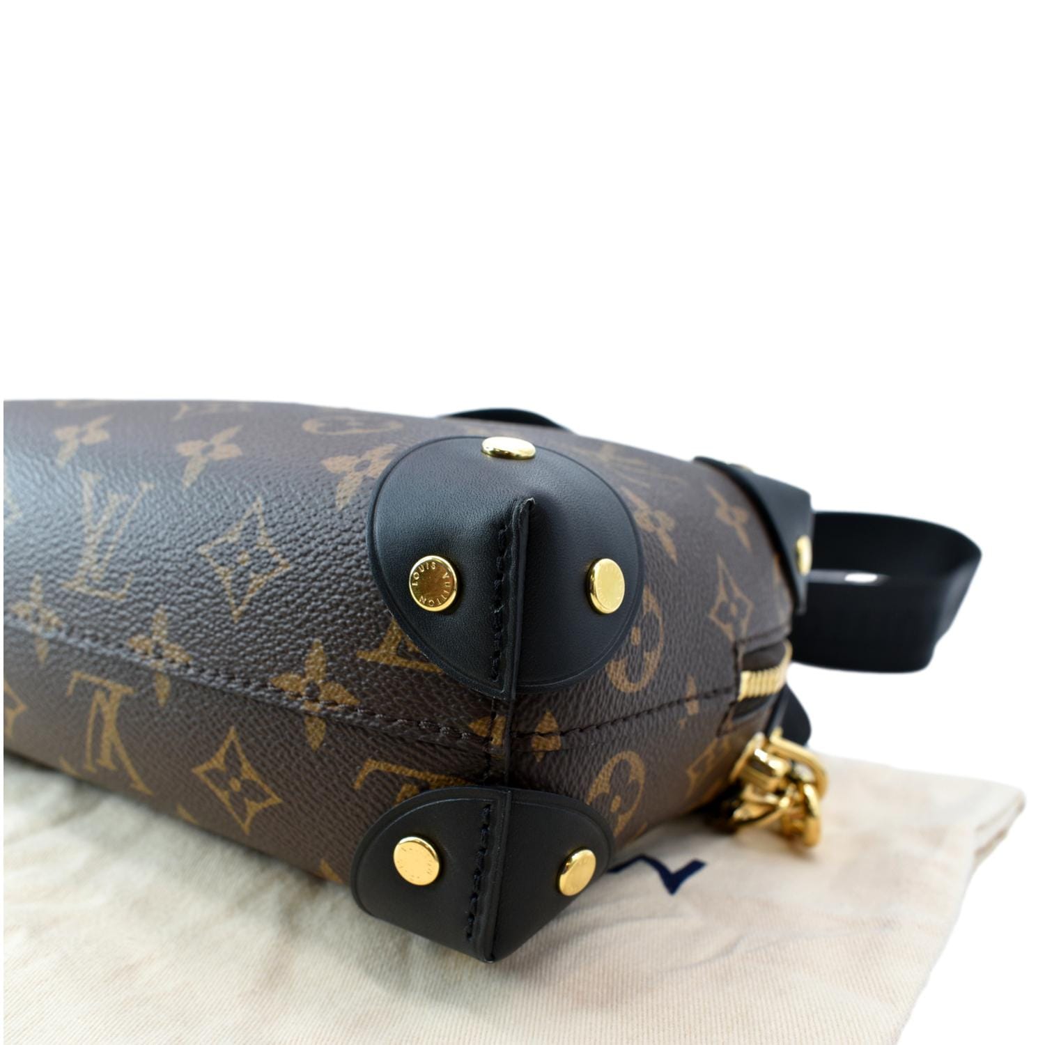 Louis Vuitton Malle Shoulder bag 396110
