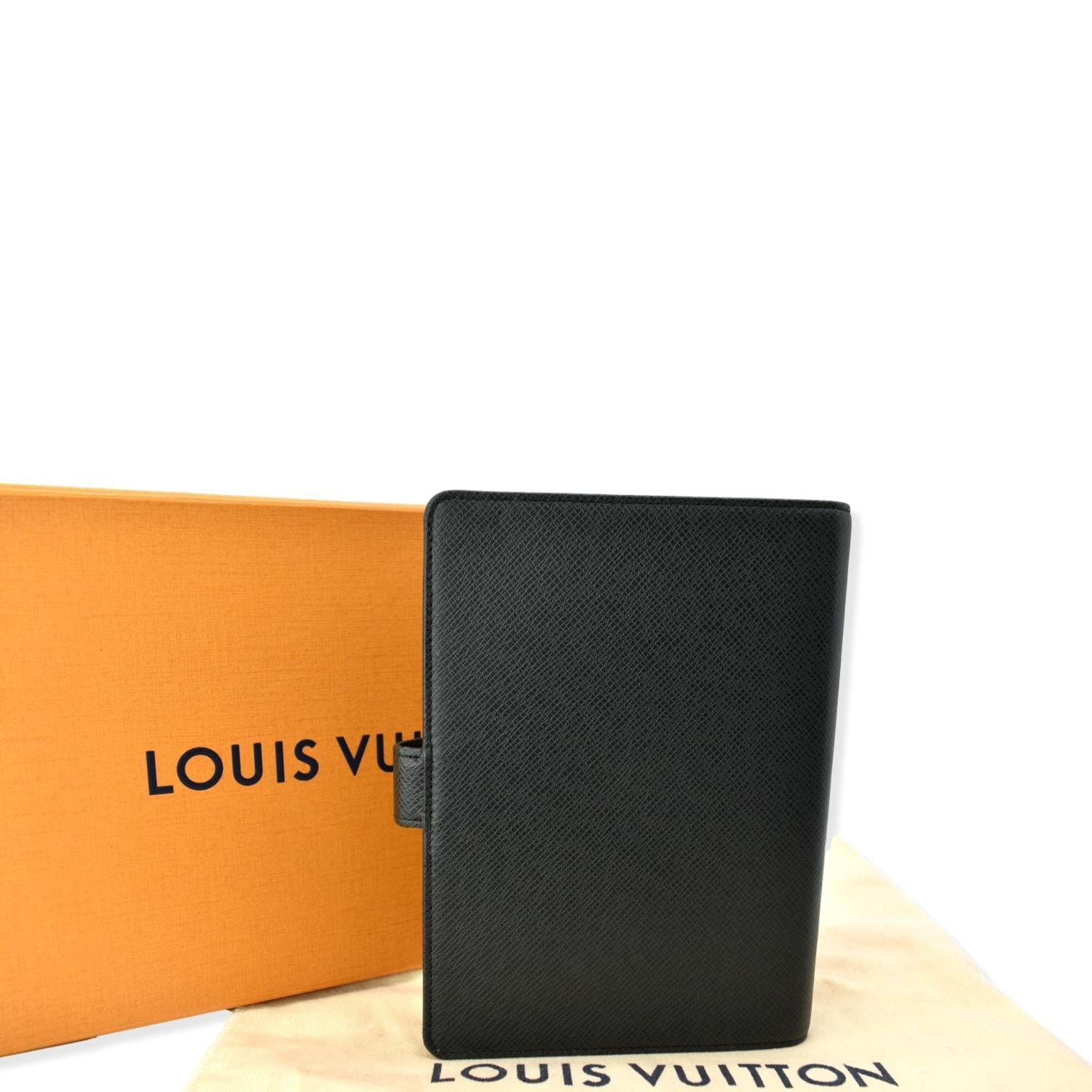 Louis Vuitton Ring Agenda Cover Taiga Leather MM Black at 1stDibs