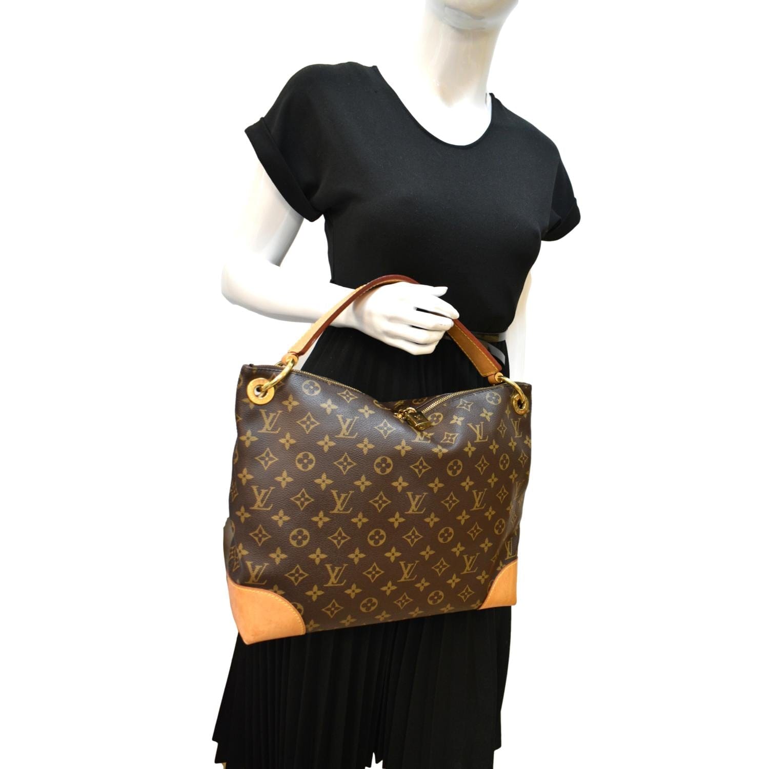 SHOULDER BAG, monogram canvas, Louis Vuitton Berri MM. Vintage