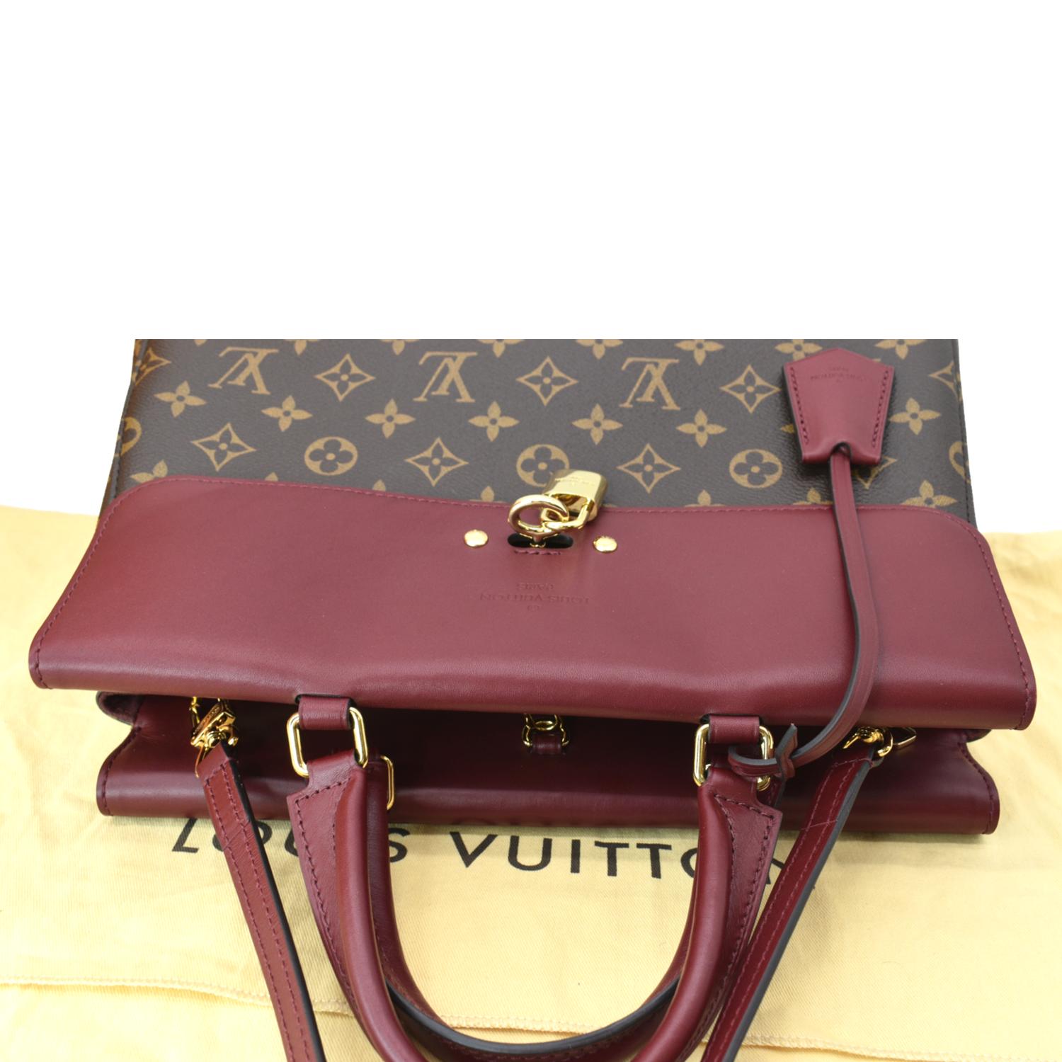 Louis Vuitton Venus Handbag Monogram Canvas and Leather at 1stDibs