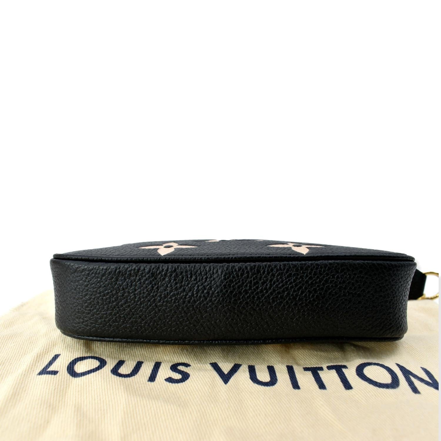 Shop Louis Vuitton 2022-23FW Unisex Street Style Logo Pouches & Cosmetic  Bags (M80732) by inthewall