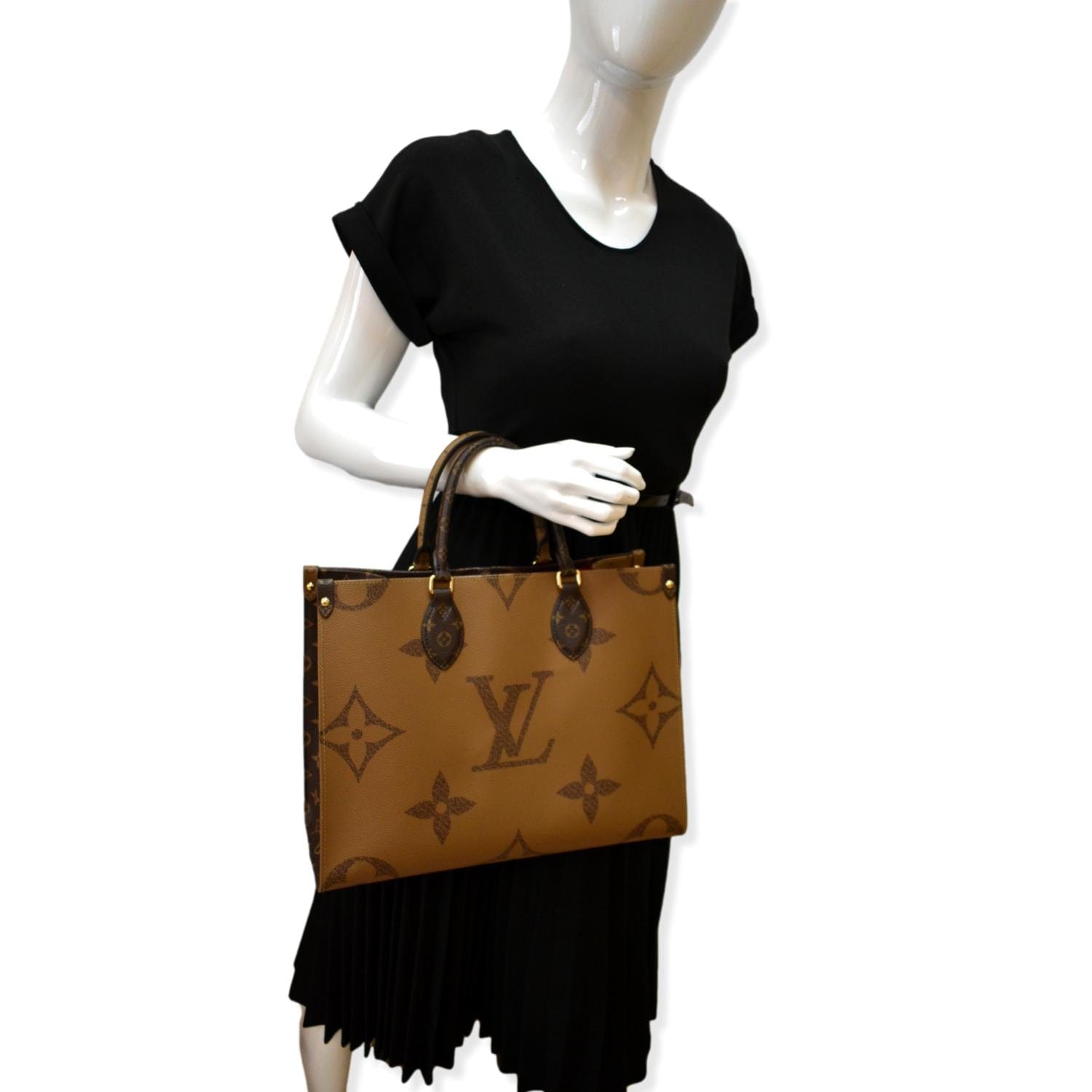 Louis Vuitton OnTheGo MM Tote Bag M45321 Monogram Coated Canvas