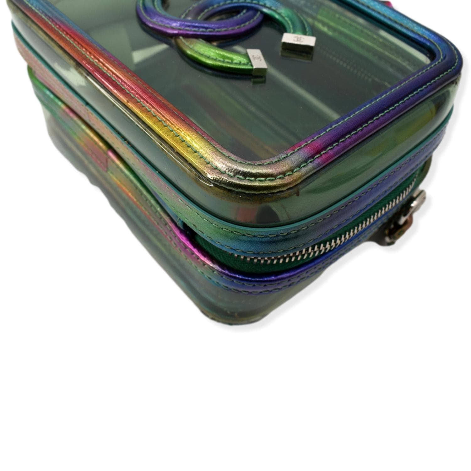 Chanel CC Filigree Rainbow Round Crossbody Bag (SHG-0DW1pp) – LuxeDH