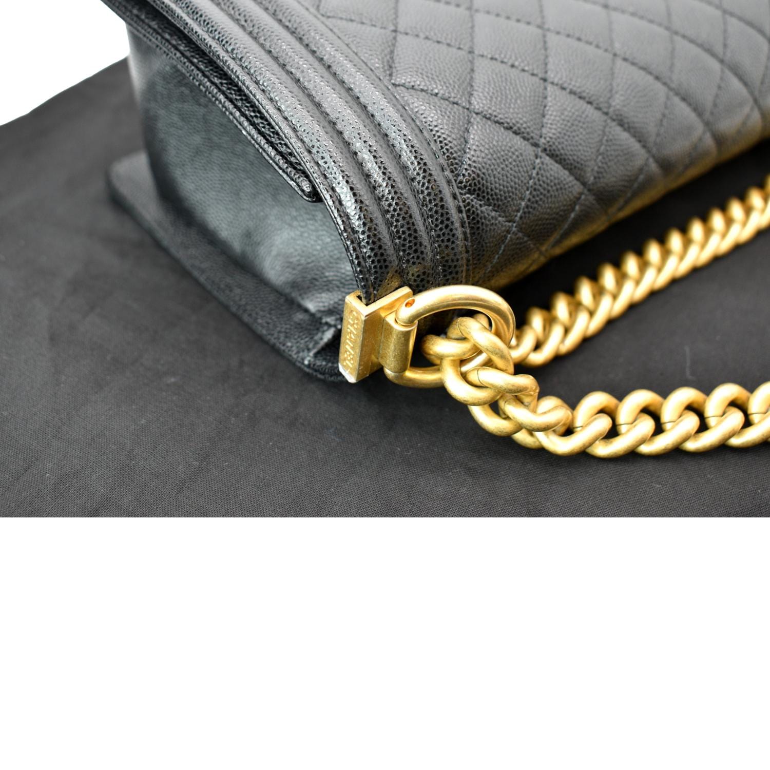 Search results for: 'chanel caviar leather shoulder bag 42168