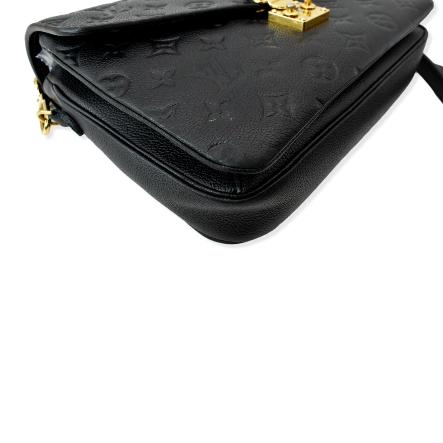 Shop Louis Vuitton Shoulder bag METIS by ChristelleKindregar