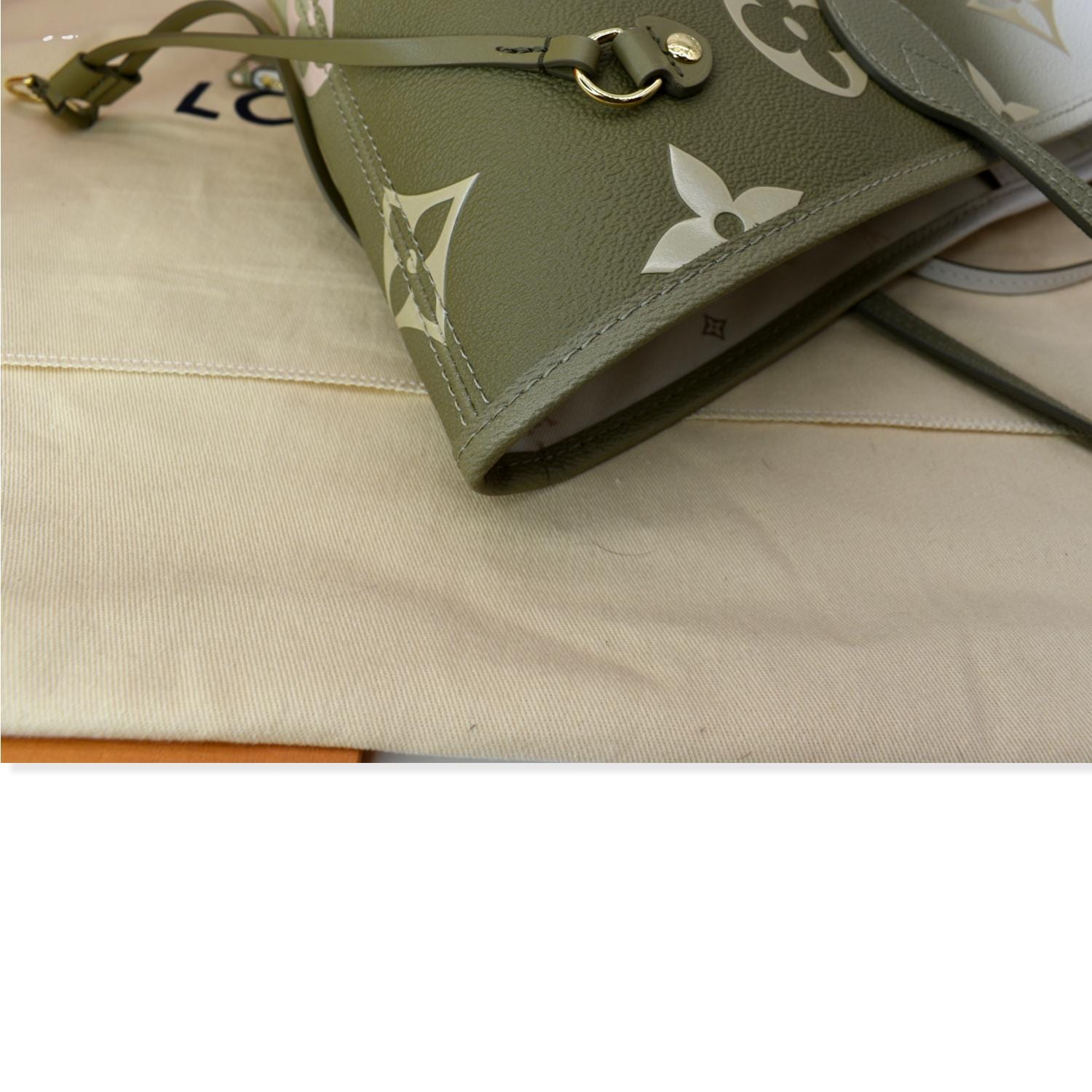 Louis Vuitton Monogram Sunset Khaki Neverfull MM Tote Bag with Pouch  81lz418s For Sale at 1stDibs