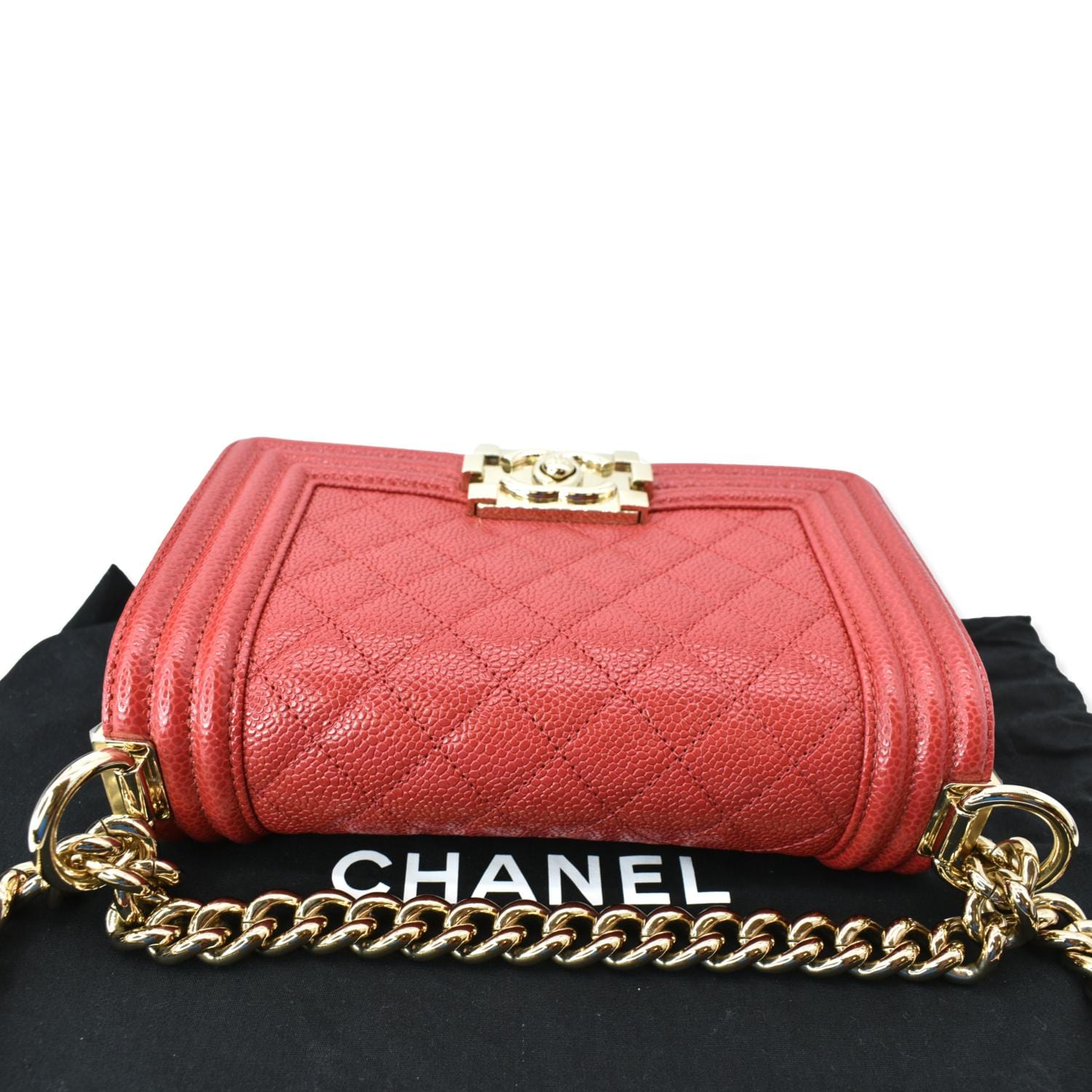 Chanel 22 leather mini bag Chanel Red in Leather - 32676136