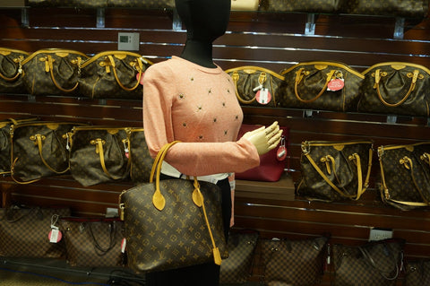 LOUIS VUITTON Monogram Lockit MM Shoulder Bag - Final Call