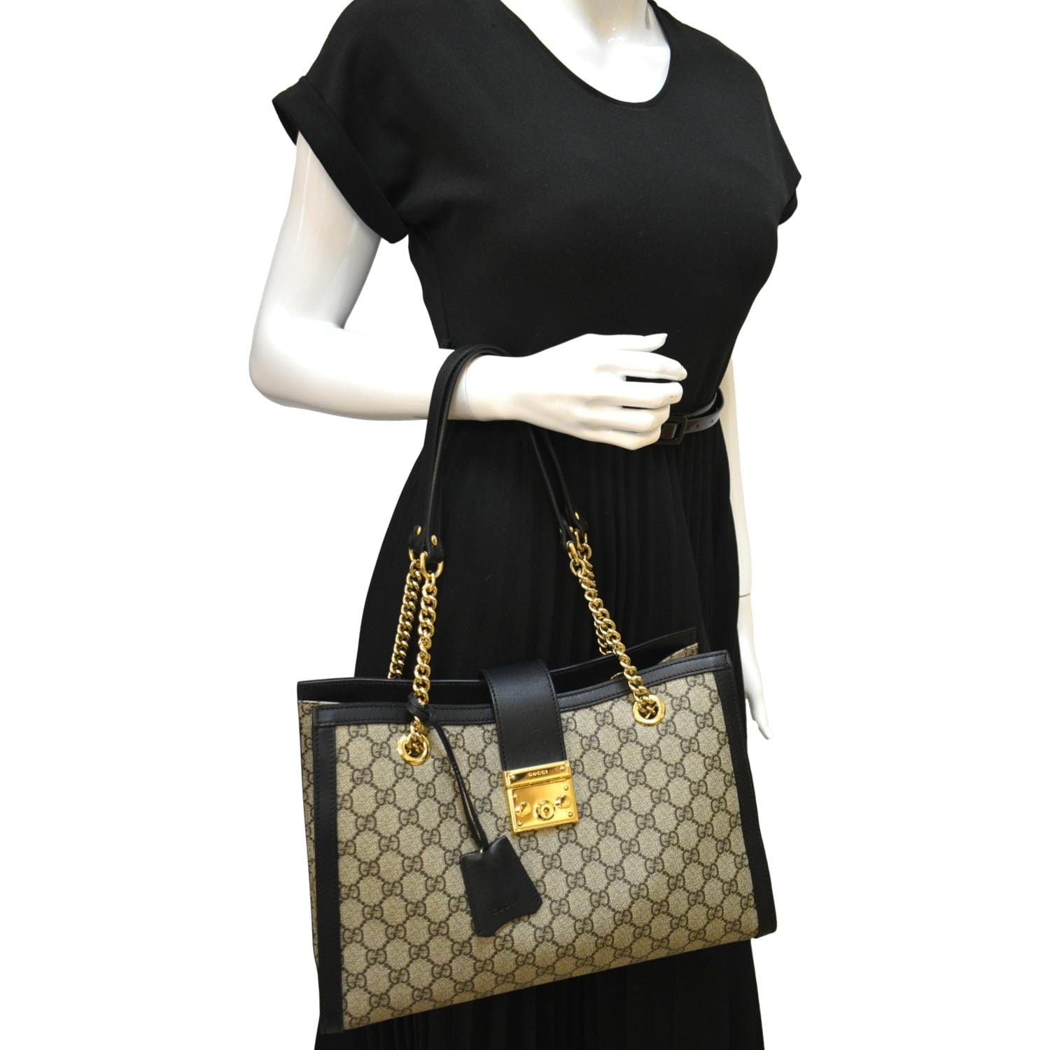 Gucci Padlock medium GG shoulder bag  Designer shoulder bags, Shoulder bag  women, Fashion