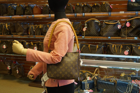 LOUIS VUITTON Monogram Looping MM Brown Shoulder Bag