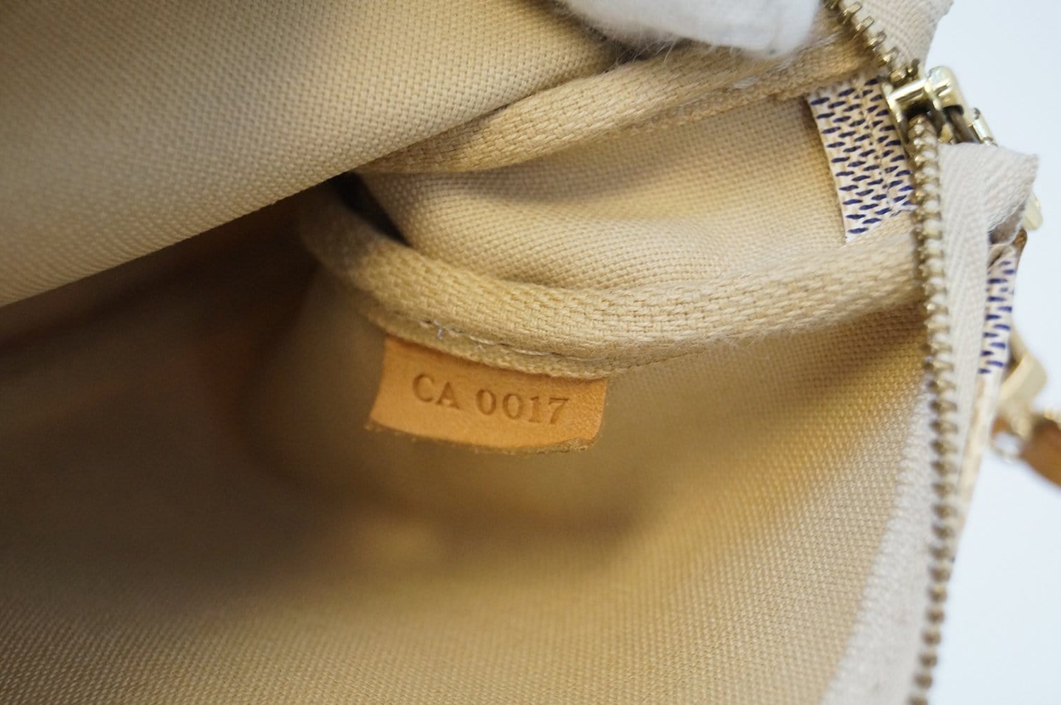 Louis Vuitton Damier Azur Pochette Accessoires MW2307 – LuxuryPromise