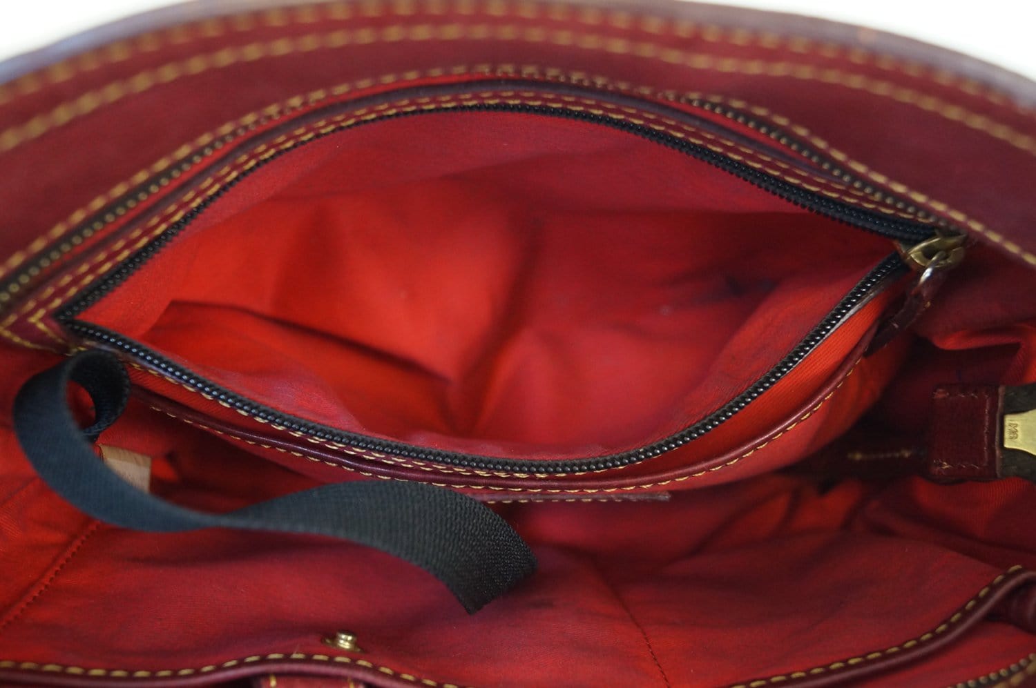 Dooney & Bourke Maroon Leather Zipper Closure Large Hobo Shoulder Bag Purse