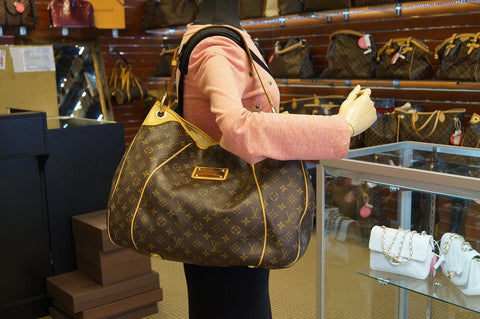 LOUIS VUITTON Monogram Galliera GM Shoulder Tote Handbag - 30% Off