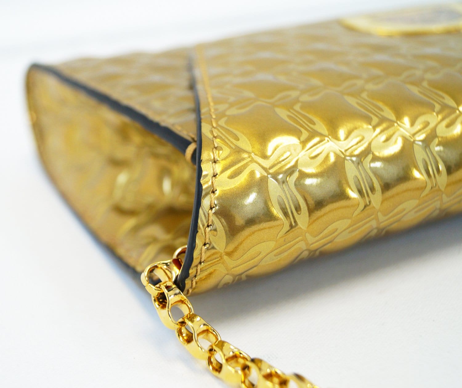 Christian Louboutin Tote bag Golden Patent leather ref.425095 - Joli Closet