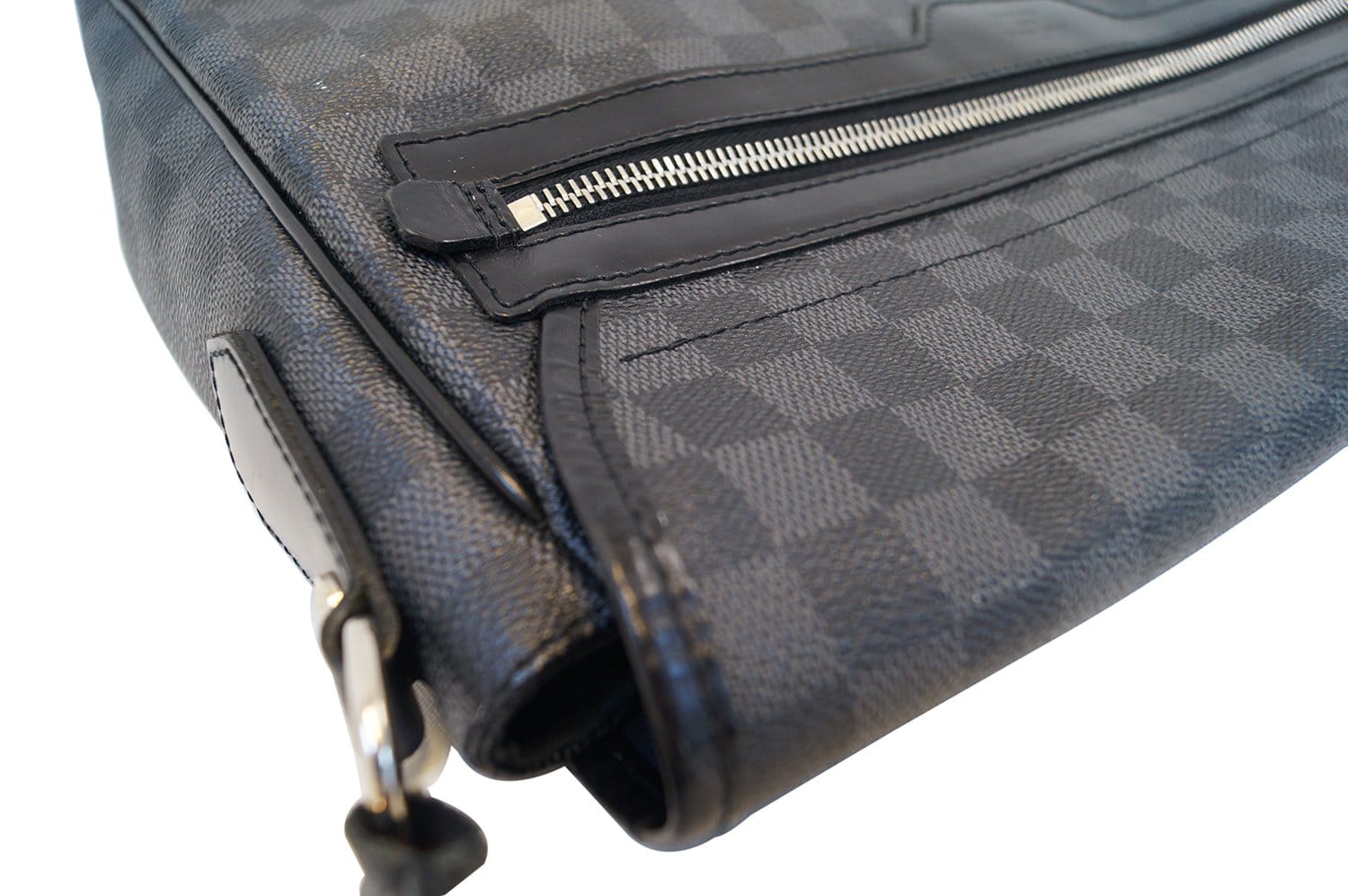 Louis Vuitton Mens Damier Graphite Daniel GM Messenger Bag Black