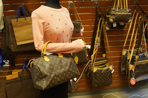 LOUIS VUITTON Monogram Speedy 30 Satchel Bag