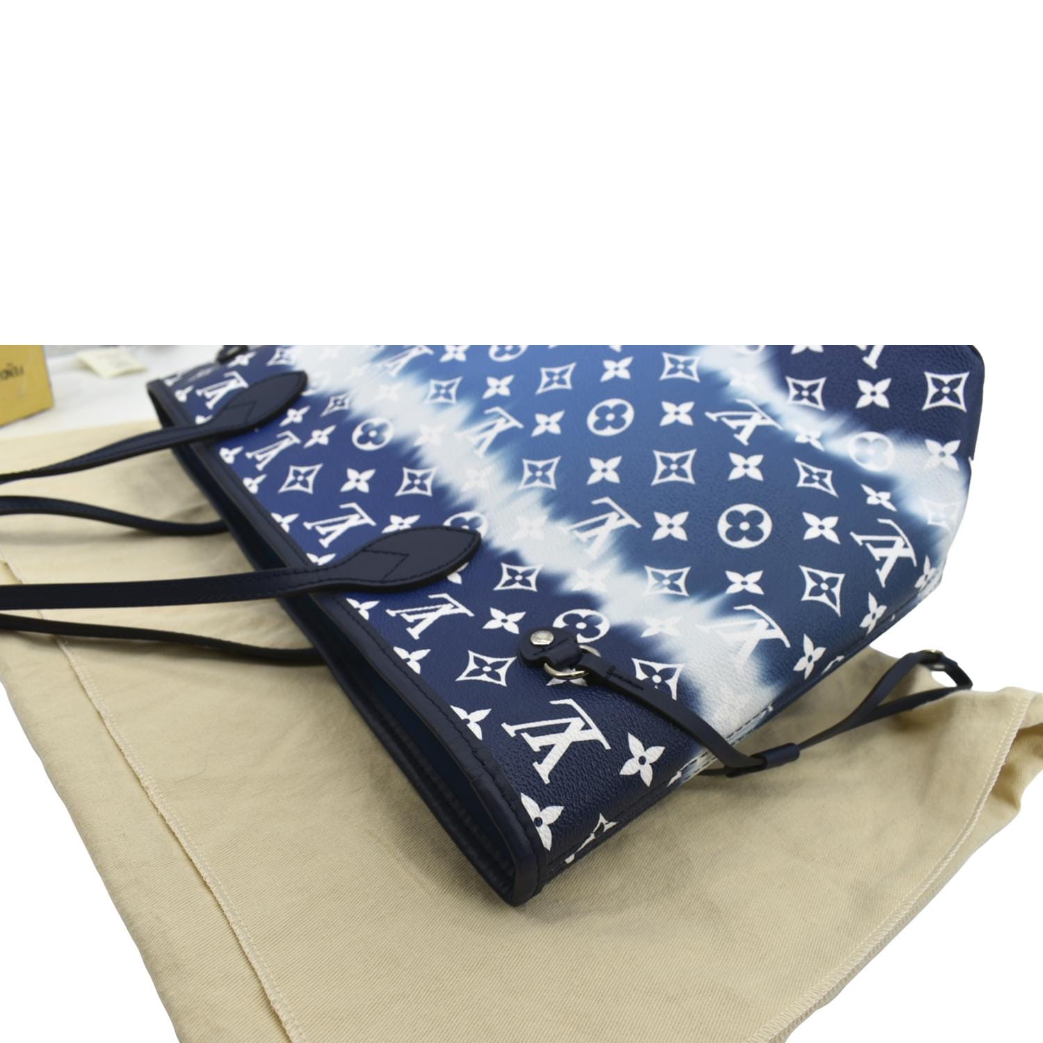 Louis Vuitton Neverfull LV Escale Shoulder Bag