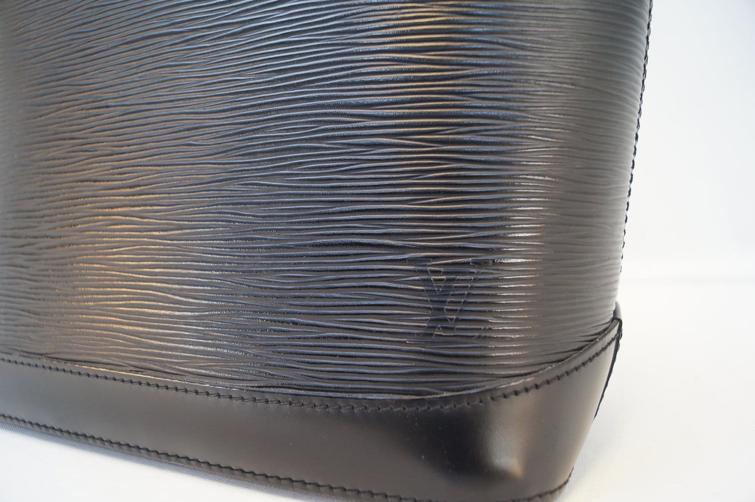 Lockit leather handbag Louis Vuitton Black in Leather - 34199972