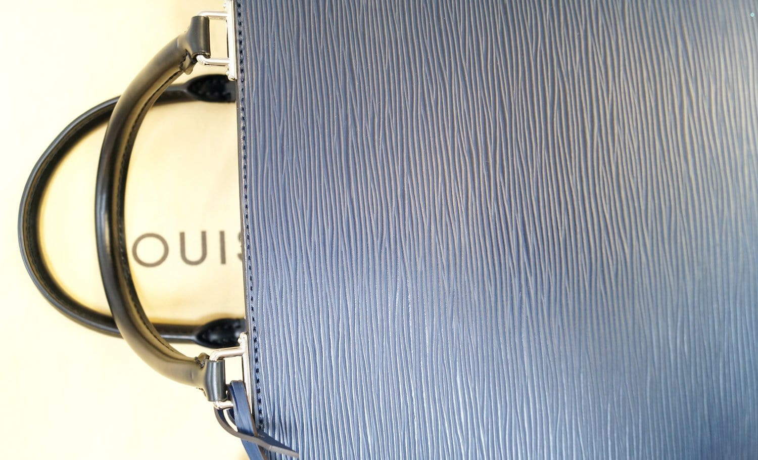 Louis Vuitton Epi Leather Brea Indigo Blue MM Fashion Shoulder Bag