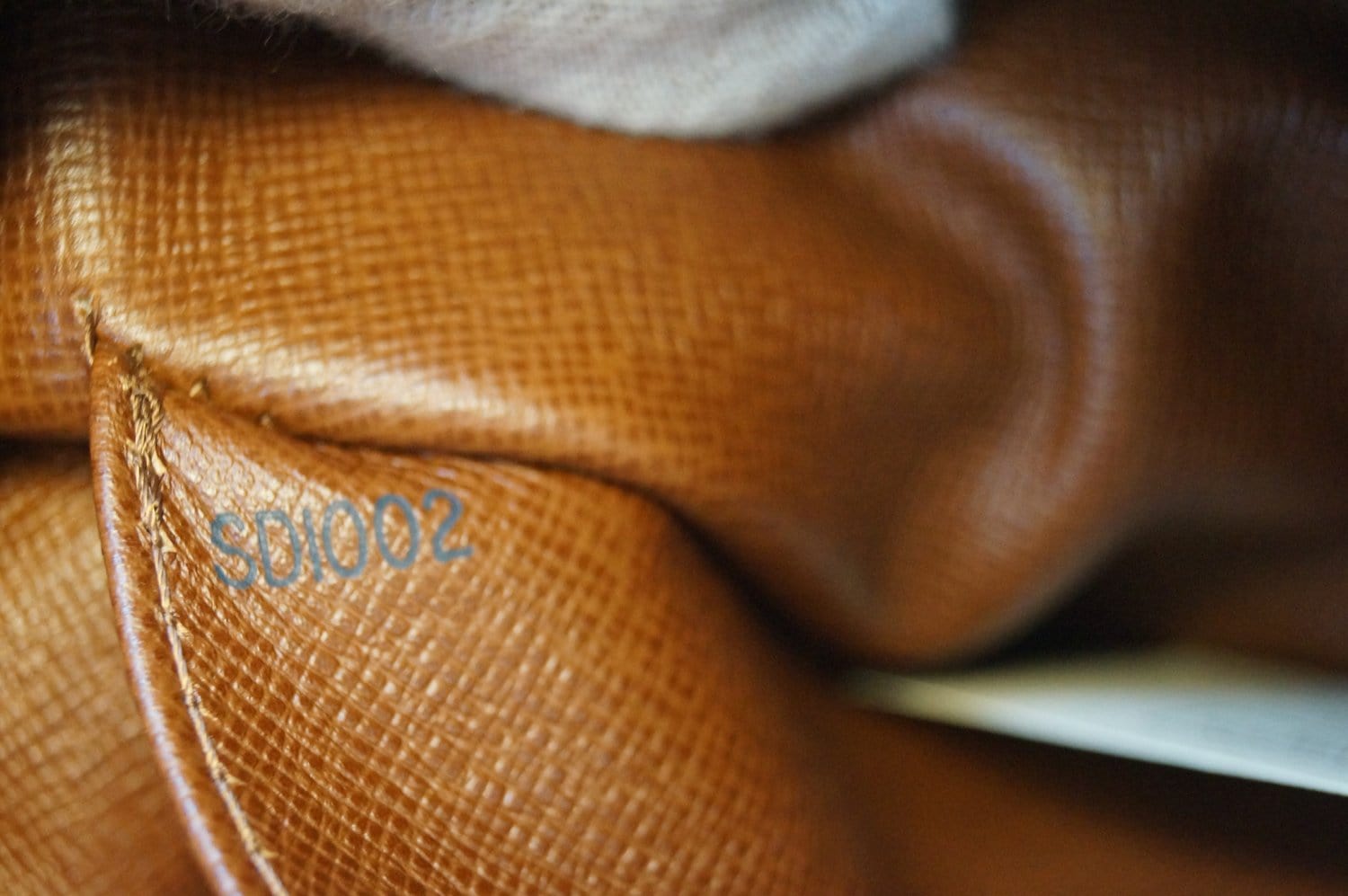 Buy LOUIS VUITTON Authentic Cite MM Shoulder Bag Monogram Brown