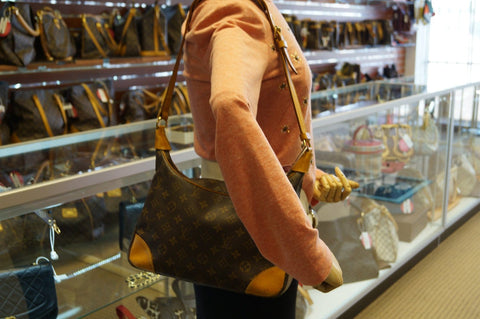 LOUIS VUITTON Monogram Canvas Boulongne Brown Shoulder Bag