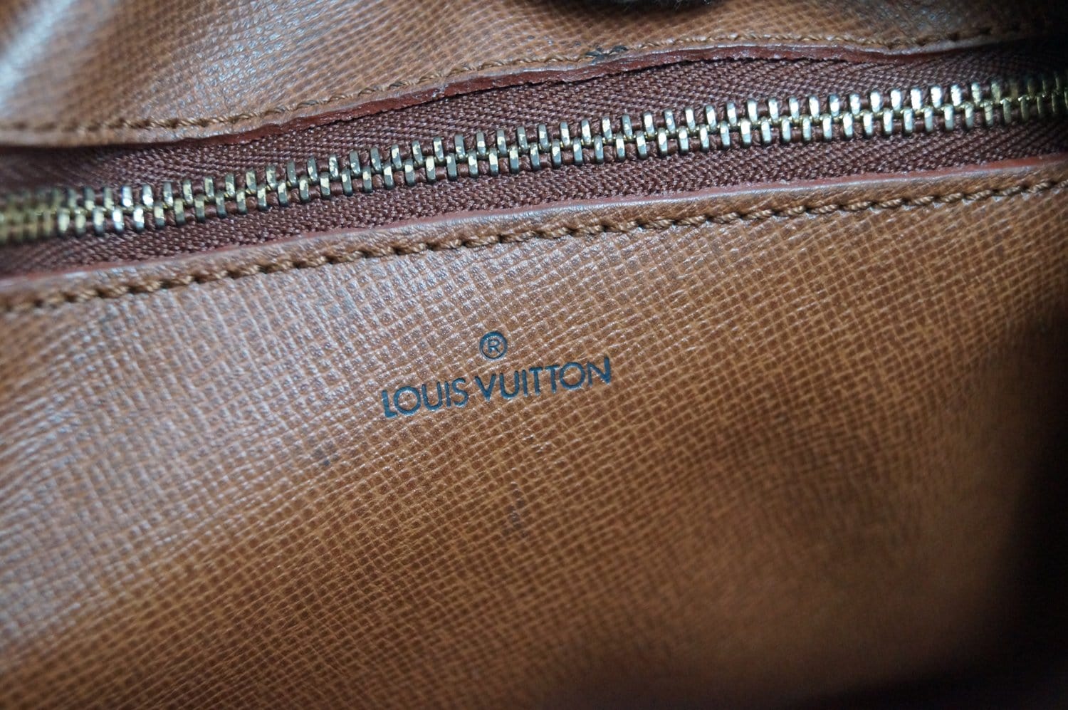 Louis Vuitton Jeune Fille MM Crossbody Bag Purse Messenger Monogram Leather  Zip