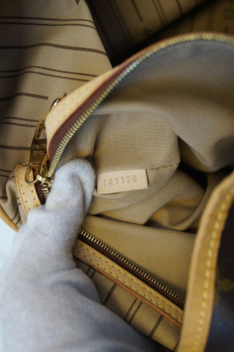 Louis Vuitton FOLD TOTE PM M45388 - Luxuryeasy