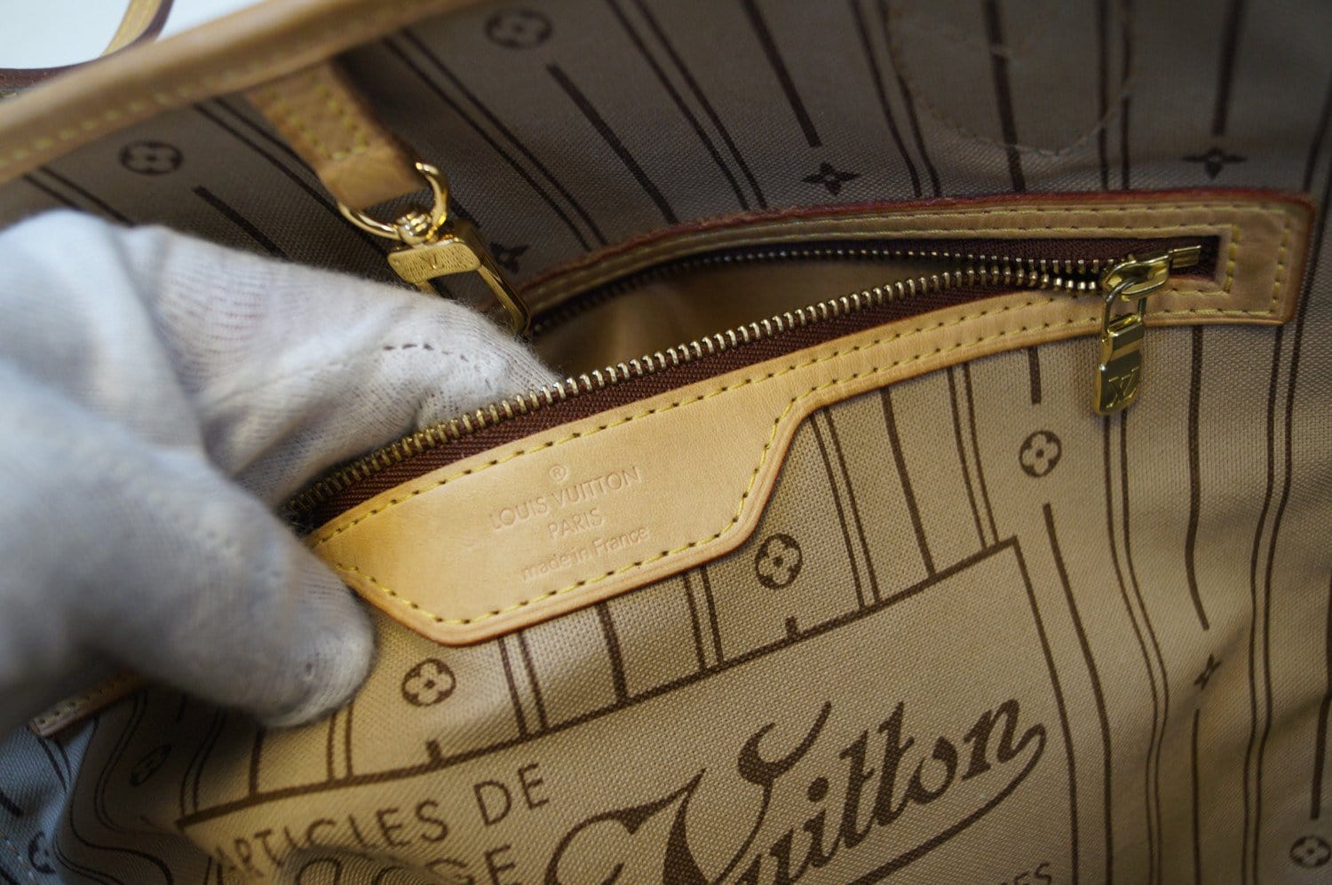 Louis Vuitton Monogram Articles de Voyage Neverfull GM