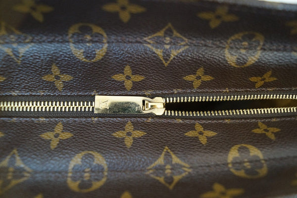 LOUIS VUITTON Monogram Luco Tote Handbag