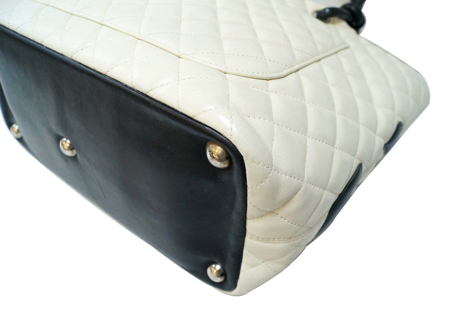 Chanel White Quilted Leather Ligne Cambon Pochette Chanel | The Luxury  Closet