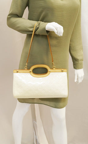 LOUIS VUITTON Cream Vernis Leather Roxbury Drive Shoulder Bag