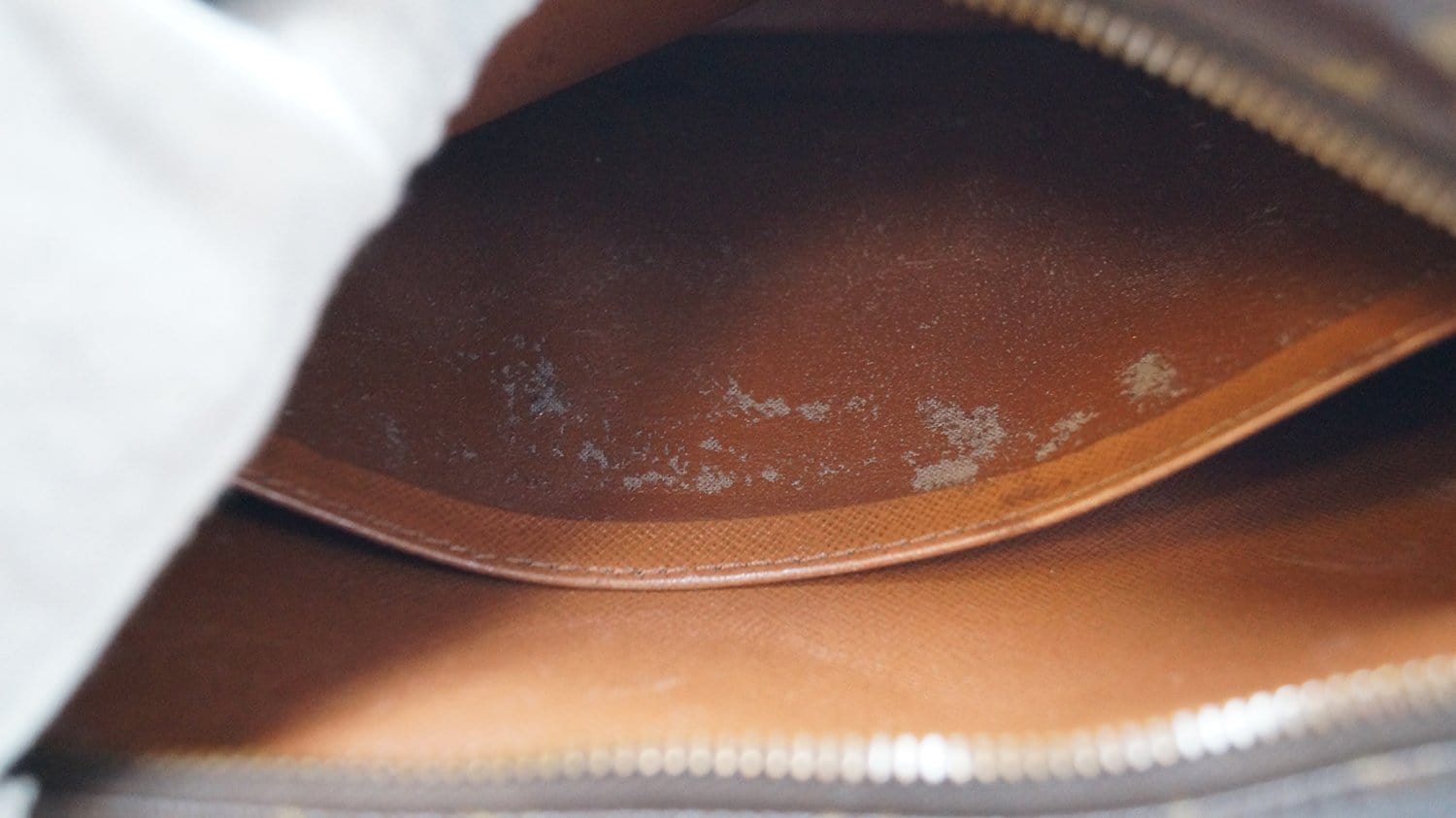 Compiegne 23 cloth vanity case Louis Vuitton Brown in Cloth - 35194442